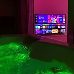 Ferien- & Wellneswohnung Mit Privater Sauna Und Whirlpool Gelnhausen