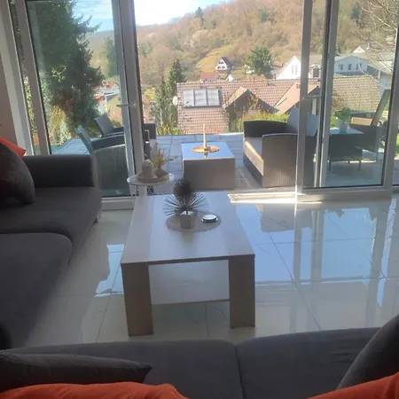 Ferien- & Wellneswohnung Mit Privater Sauna Und Whirlpool